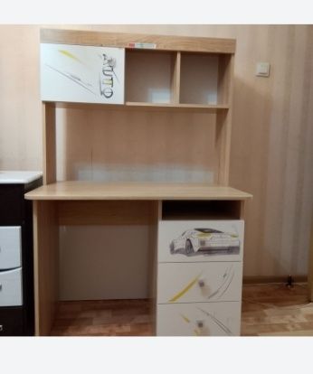 Продается стол компьютерный