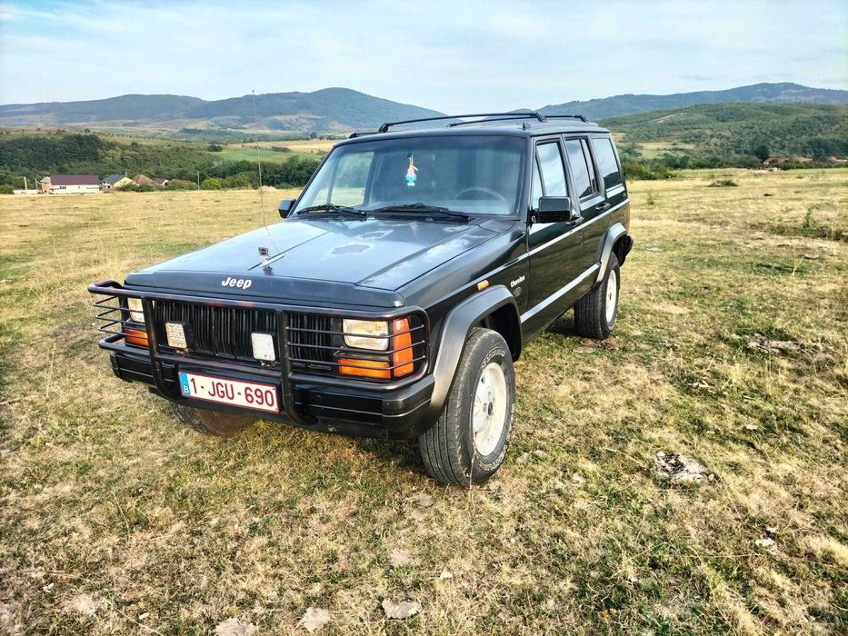 Jeep Cherokee 2.5 TD Autoutilitara