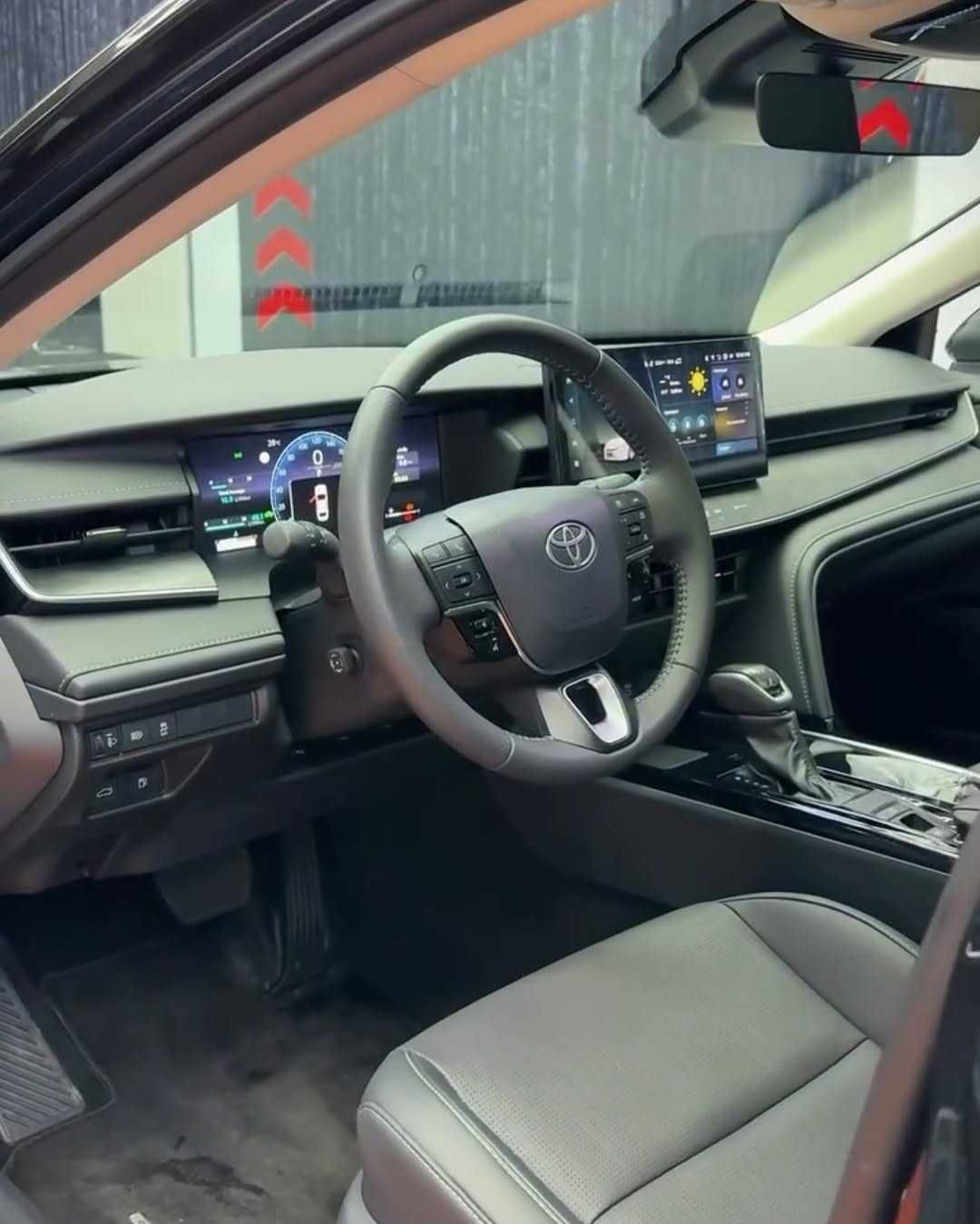 Срочно! Toyota Camry 80 2.5 Hybrid! Черный! 2024г! Без пробега!