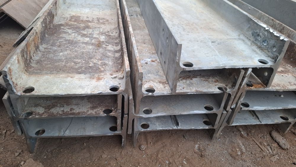 Двутаврлар сотилади,кенг ассортимент бизда,холати яхши.