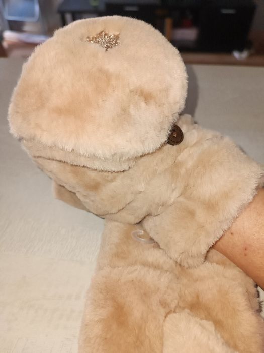 Пухкави розови ръкавици