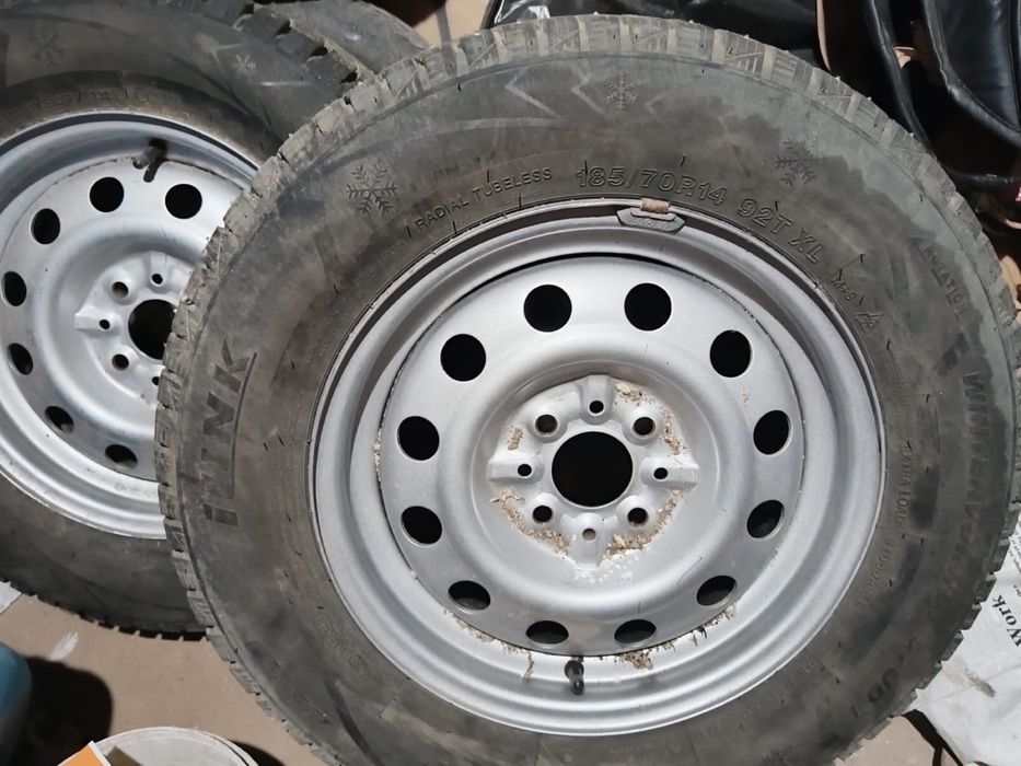 Продам шины с дисками в сборе! Зимнее шипованное!!!