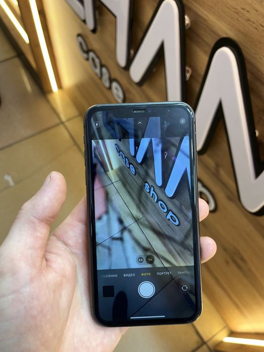 Айфон 11  состояние идеальное