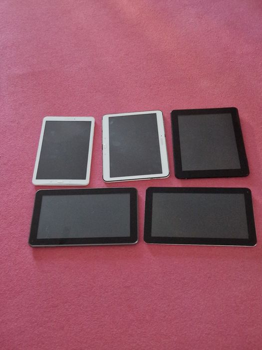 Tableta cu display impecabil- nu se aprinde