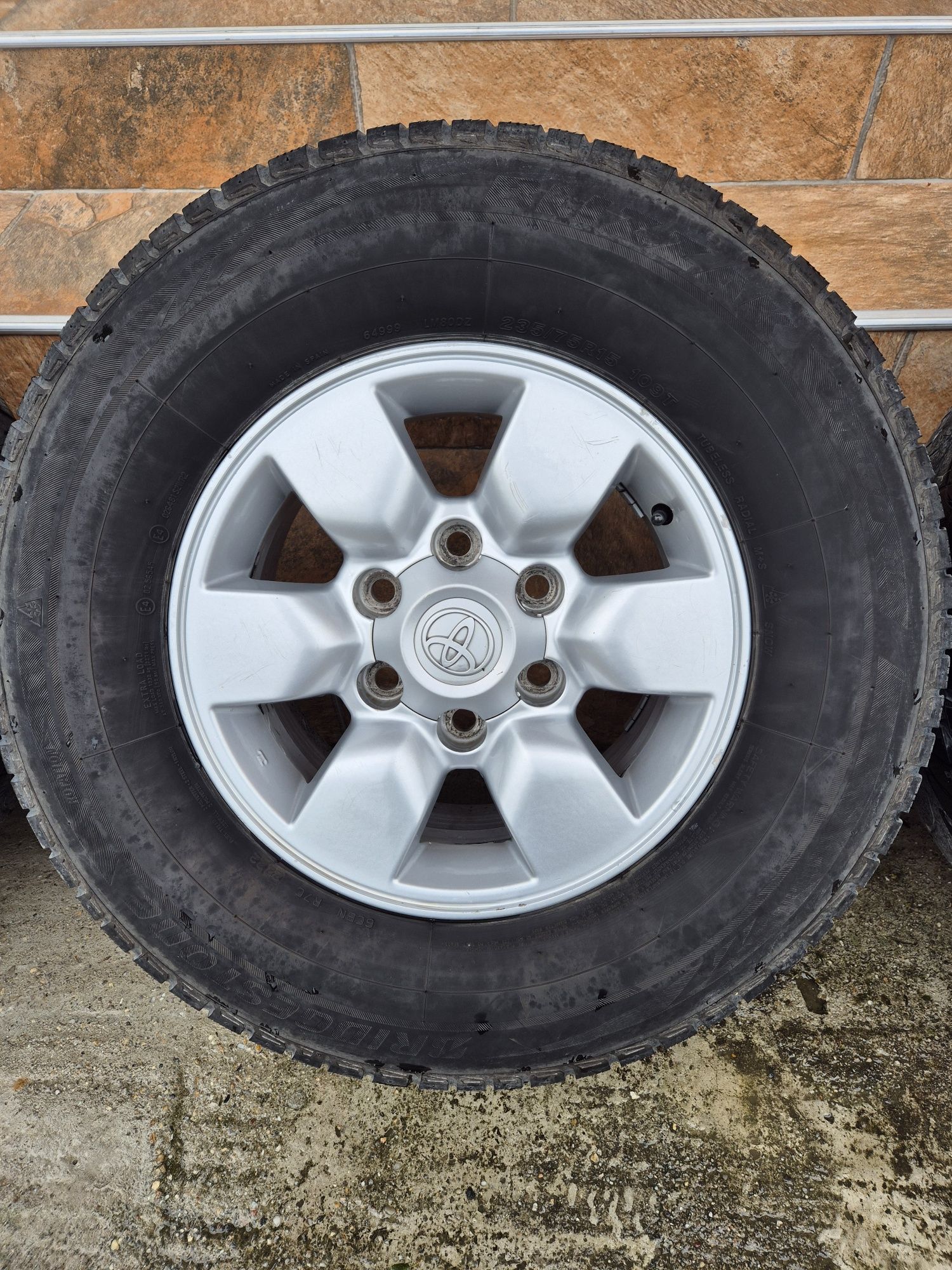 Jante Toyota Hilux R15 6x139,7