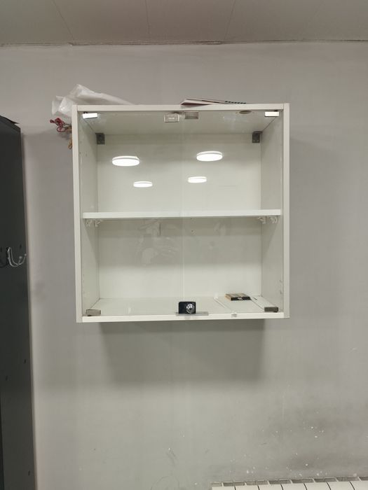 Продается настенная  полка