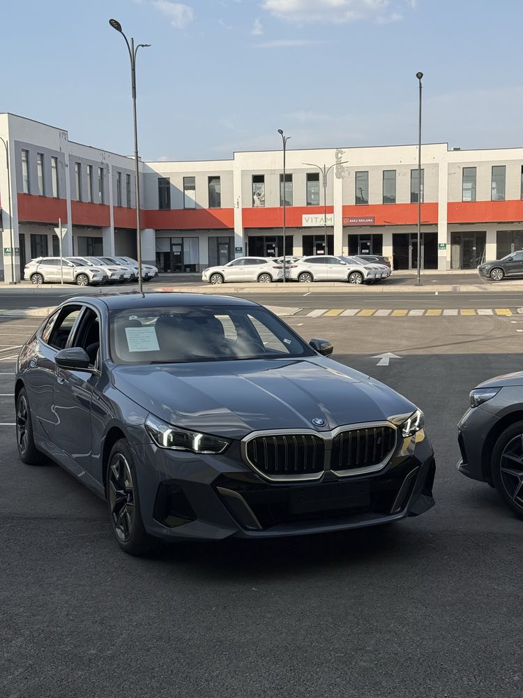 Bmw i5 35L v nalichii