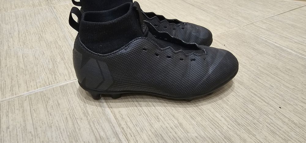 Детски футболни бутони номер 33,5