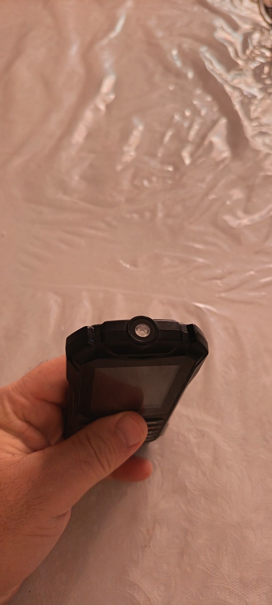 NOVEY T515 tugmali telefoni qora rangda