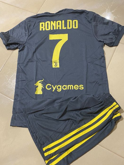 Футболни екипи за деца