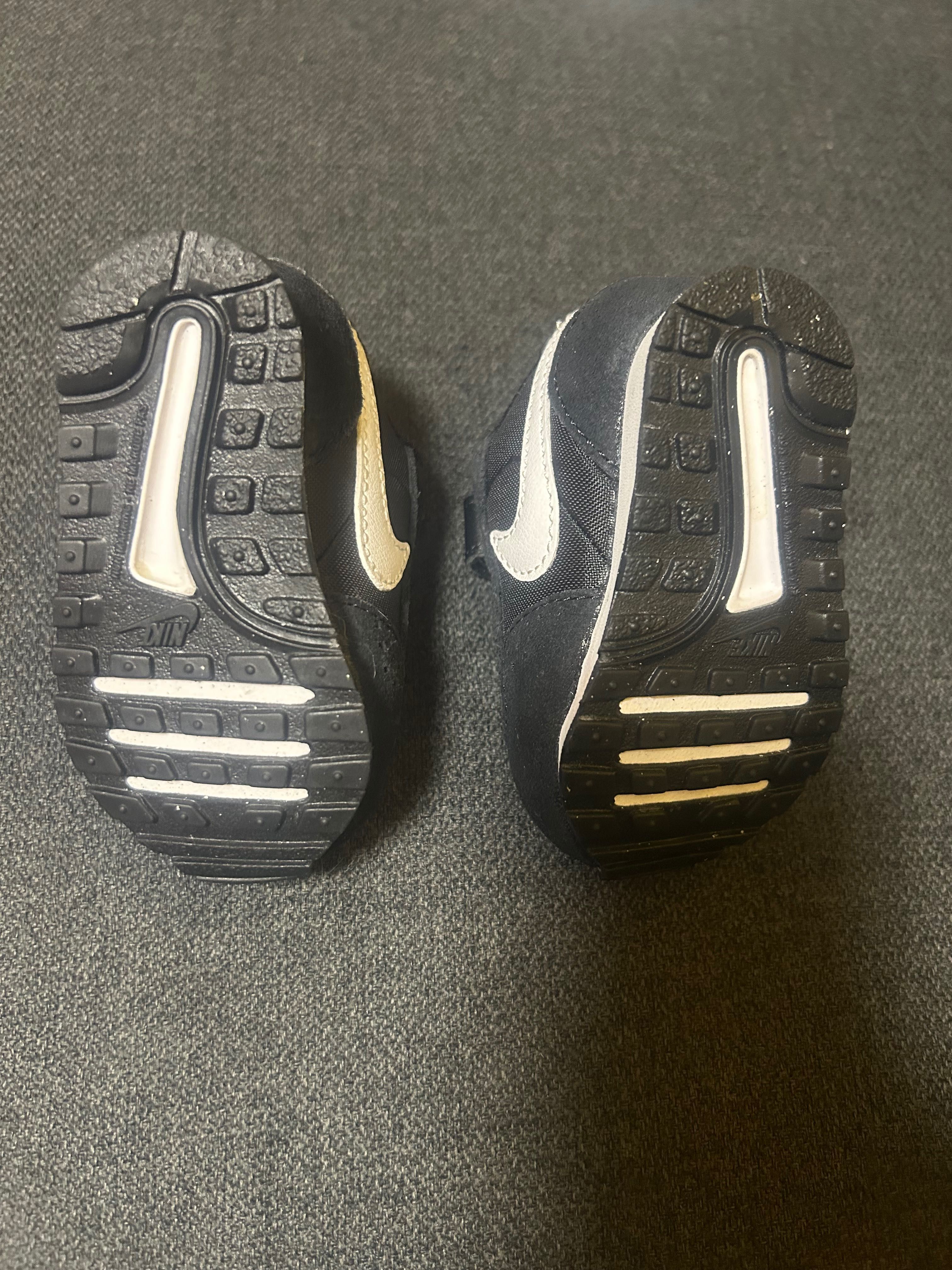 Бебешки маратонки NIKE
