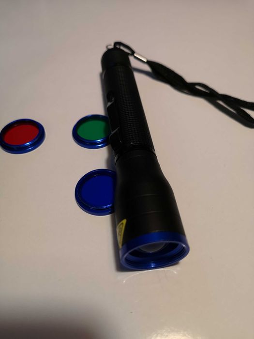 lanterna led din metal cu baterie reincarcabila,3 filtre de culoare