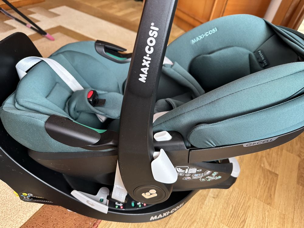 Scaun auto tip scoica Maxi Cosi Pebble 360 + baza isofix