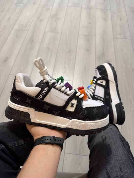 Adidasi Barbati LV Maxi Trainer Negru & Alb!