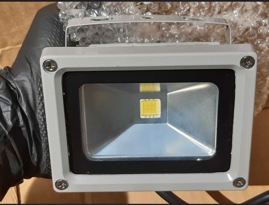 Proiector led economic și calitativ nou