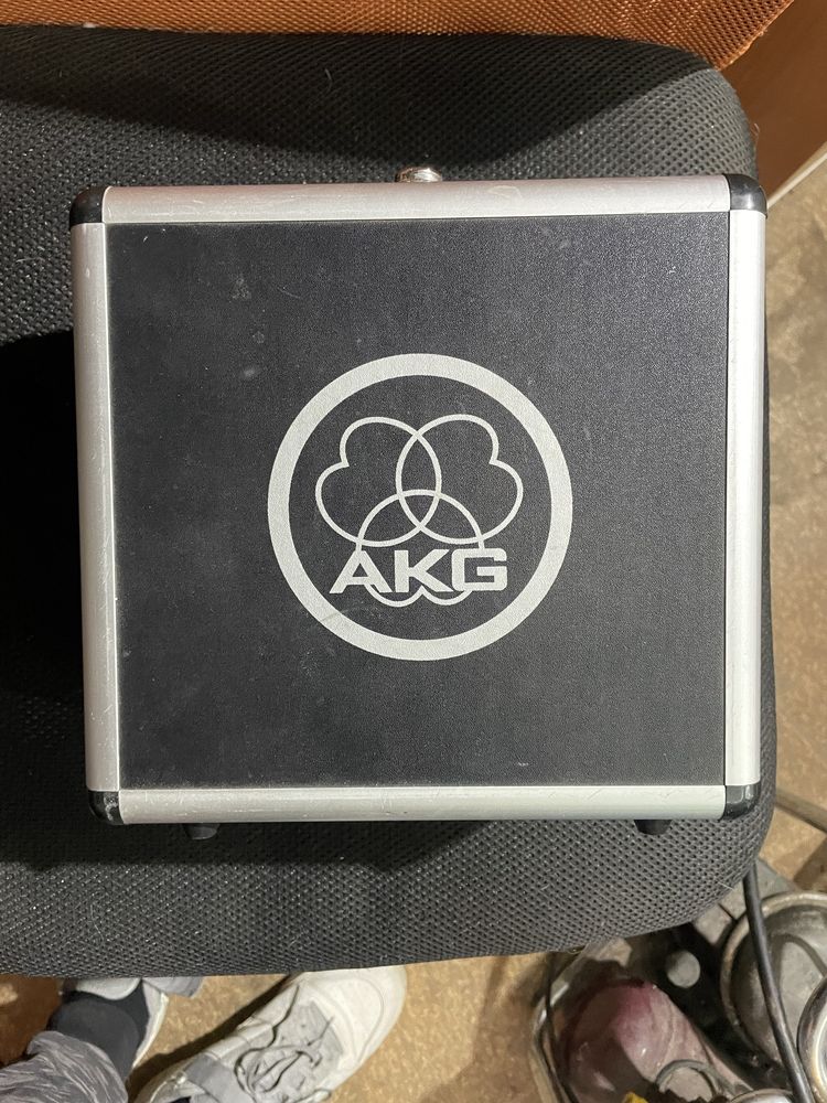 Akg P220 студиен микрофон