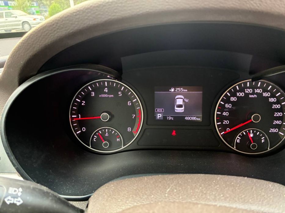 Kia optima srochna sotiladi