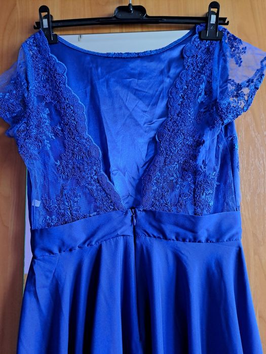 Vând Rochie Eleganta Mărimea-L Nouă Italia