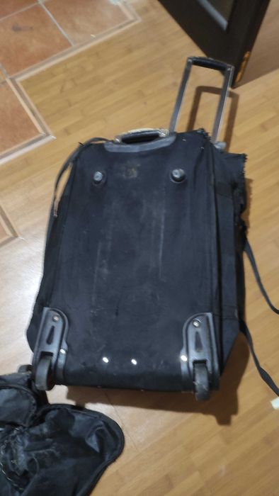 Чемоданы и сумки  на запчасти