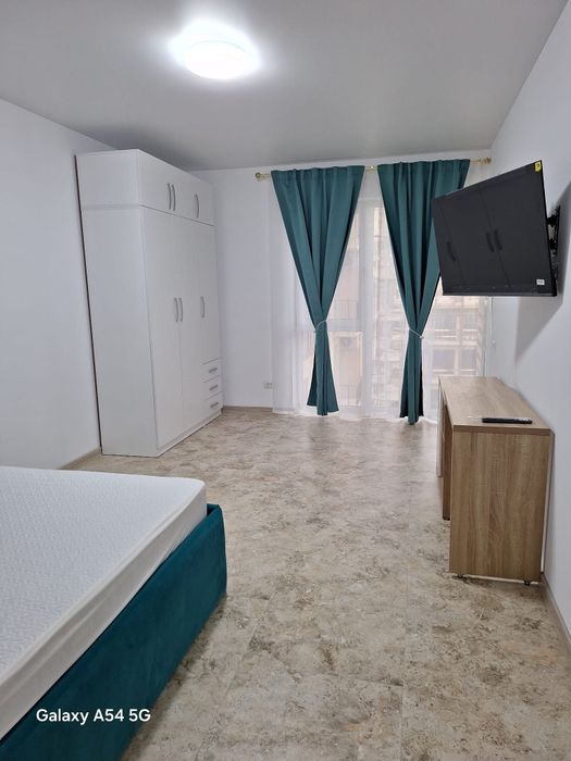 Închiriez apartament