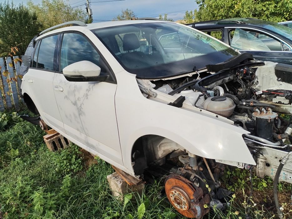 A4 b8 anul 2012 motor 2000