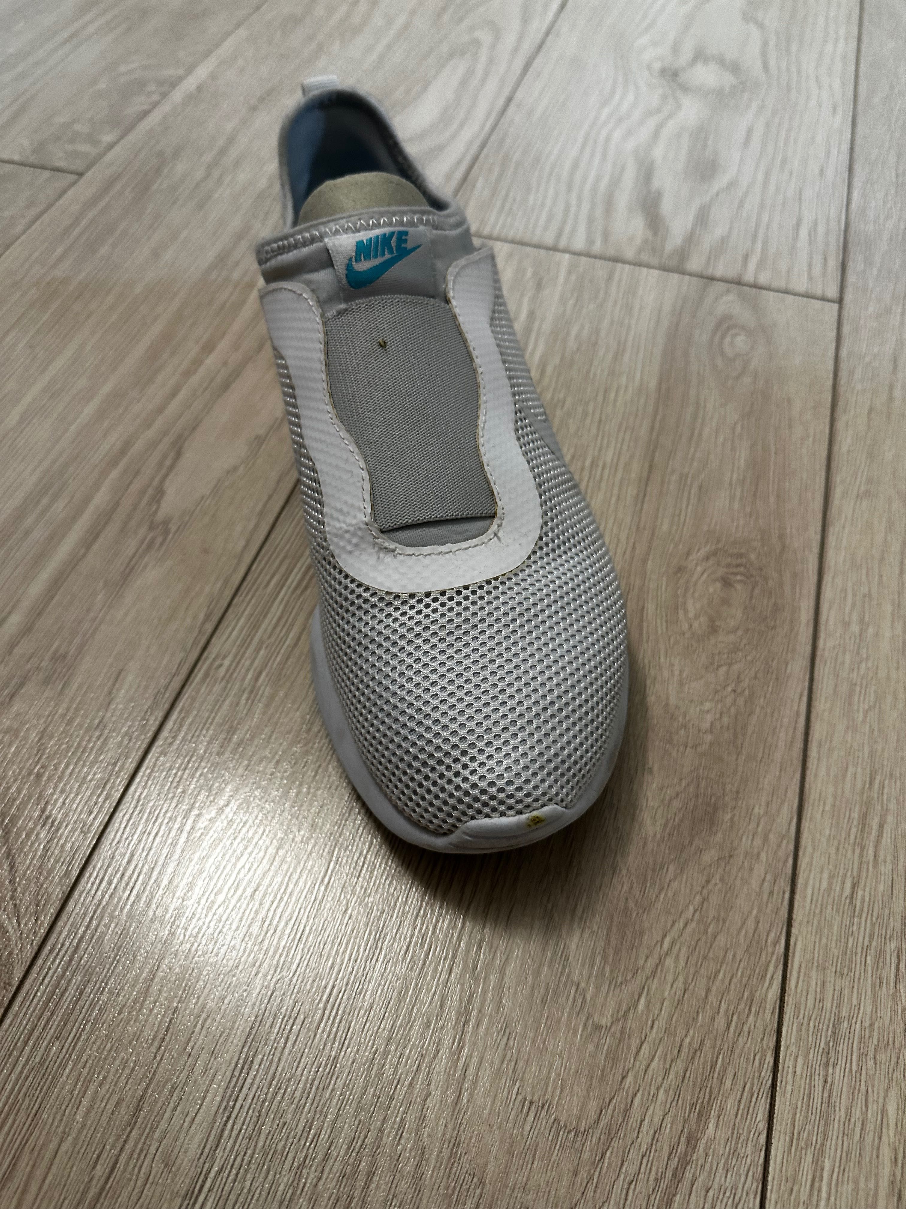 Adidași Nike, bărbați stare bună, sunt foarte ușori de vară.
