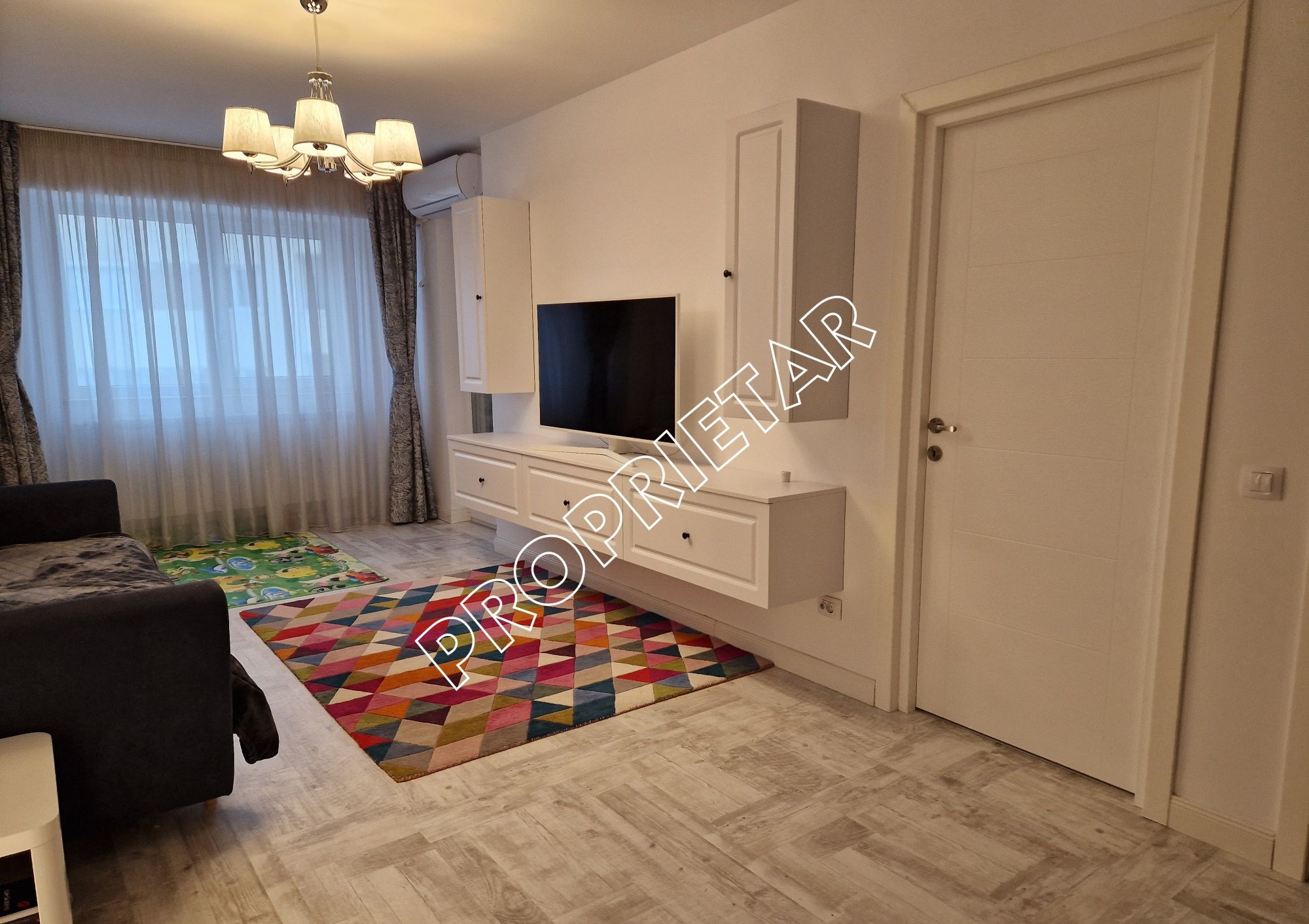 Vând apartament 3 camere - complex Rezidențial Bacovia