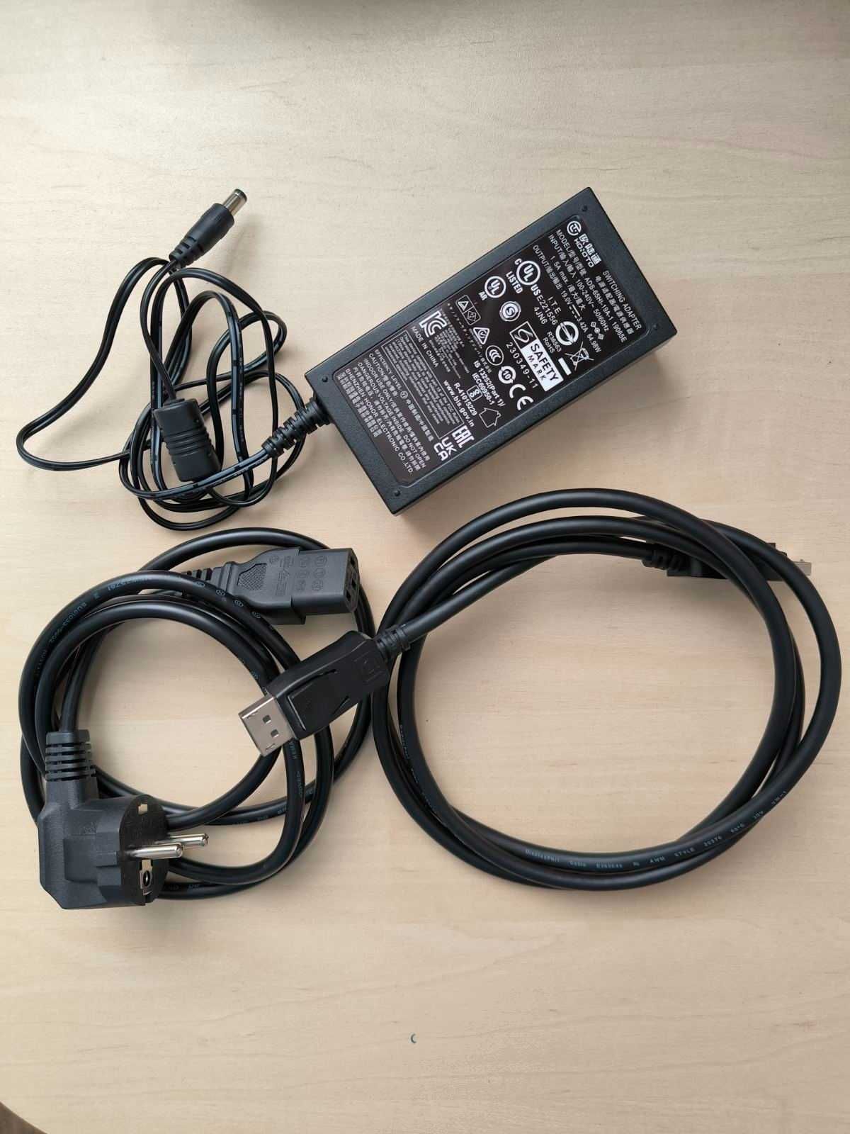 Продавам монитор MSI MAG 345CQR.