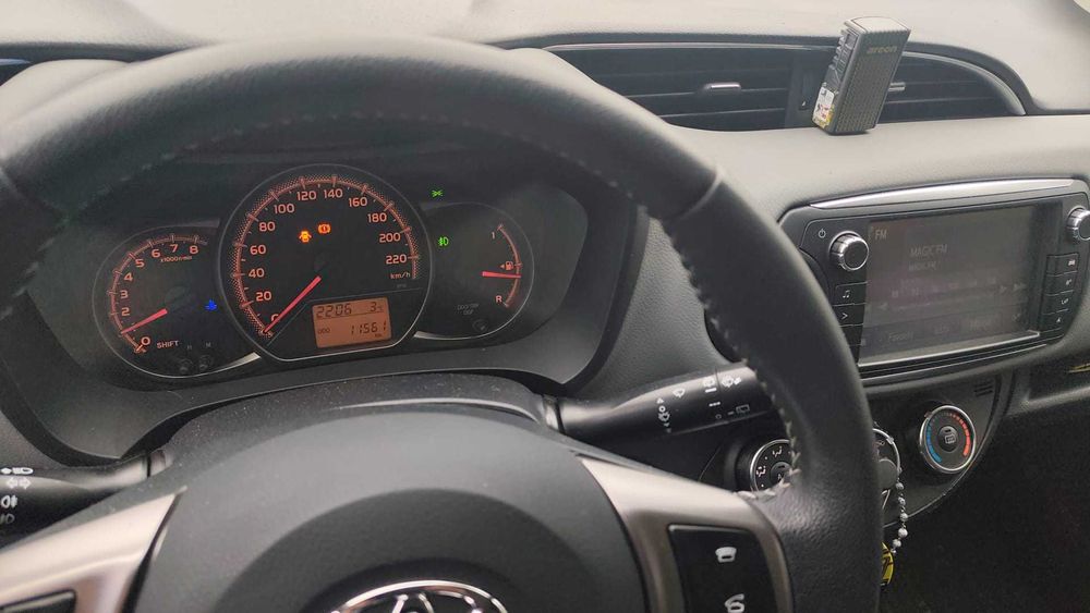 Toyota Yaris 1.33 VVT-I cu  11.561 km reali !