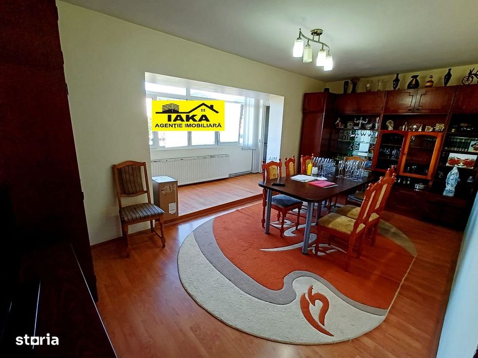 Zona Palatul de Justitie, 5 camere,etaj 2