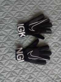 Nike оригинални ръкавици.