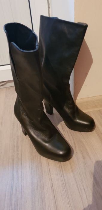 Продам сапоги Beneton