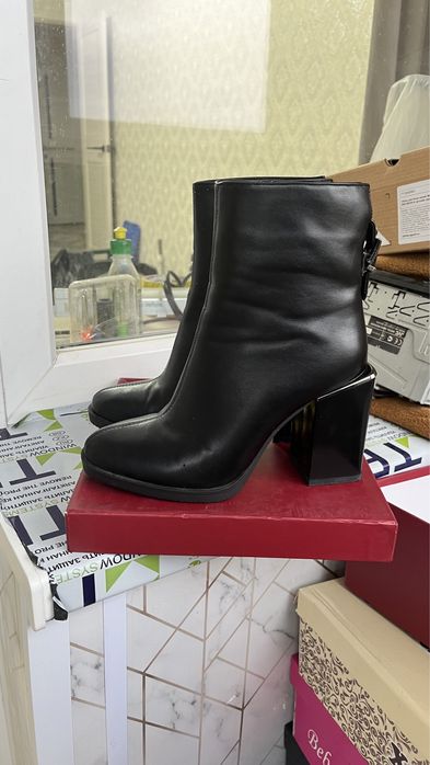 продается ботинки