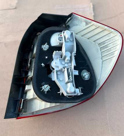 Tripla Lampa stop stanga dreapta bmw e87 facelift High beam