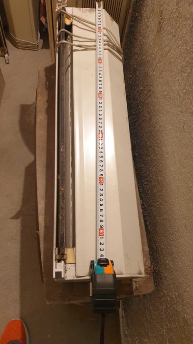 Външни алуминиеви ролетни щори - бели + водачите