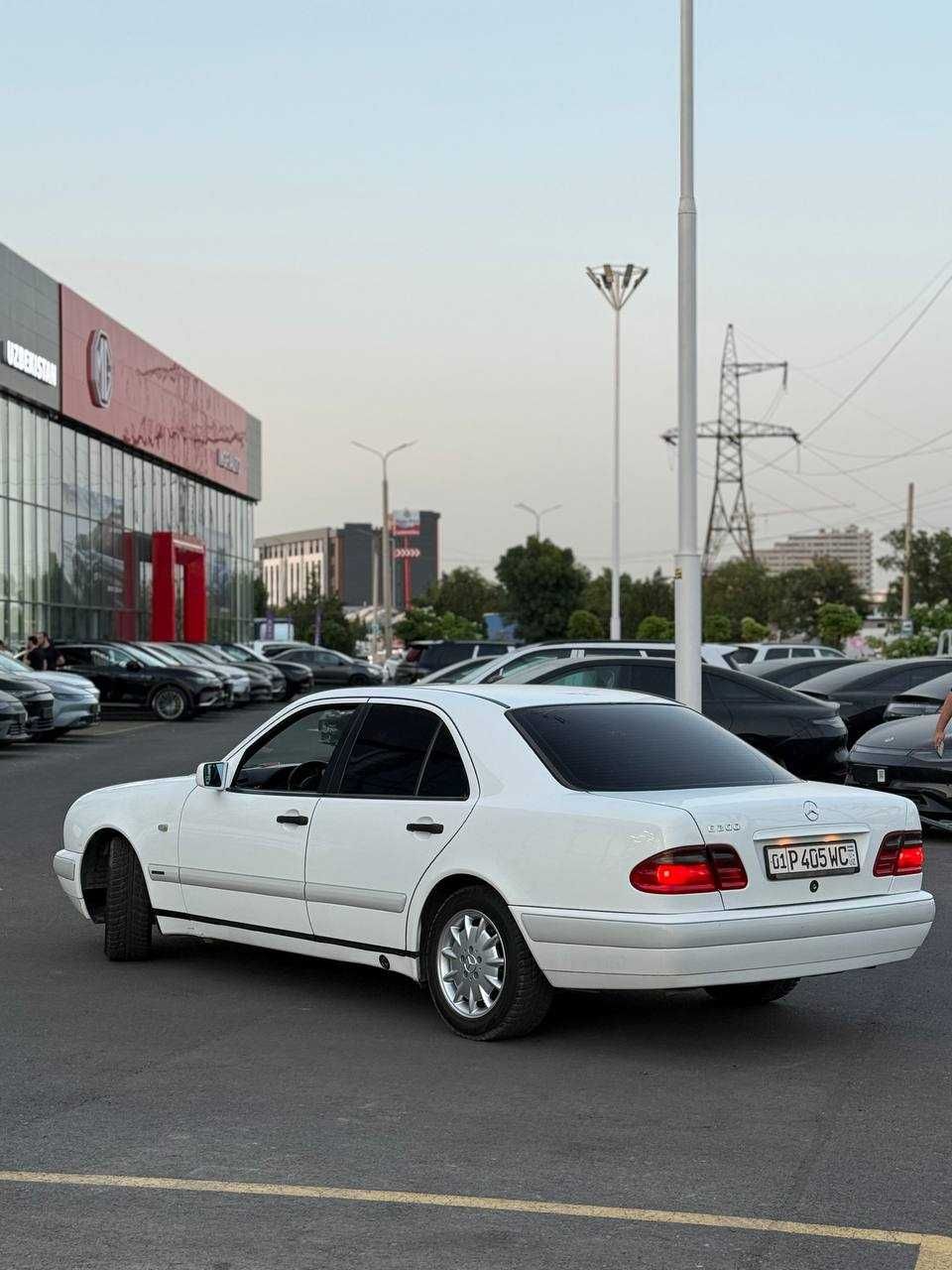 Mersedes Benz 210