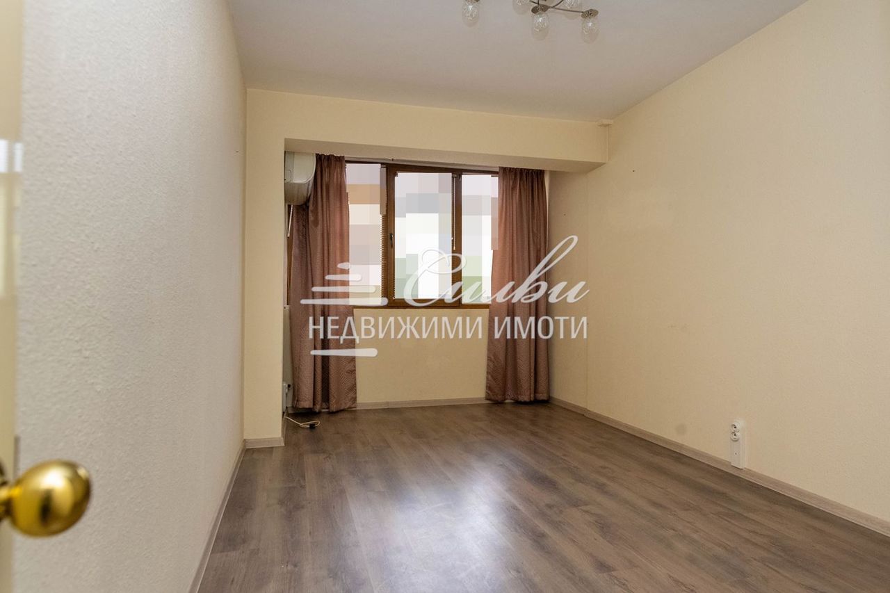 Продава се Тристаен апартамент в Шумен, Център - 90 кв.м за 1389 €/кв.м - Снимка #5
