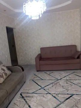 Продаётся квартира Юнусабад18 2 ком 2 этаж 77 серия