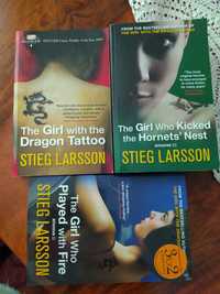 Трилогията на Ларсон(Момичето с татуирания дракон) на английски език