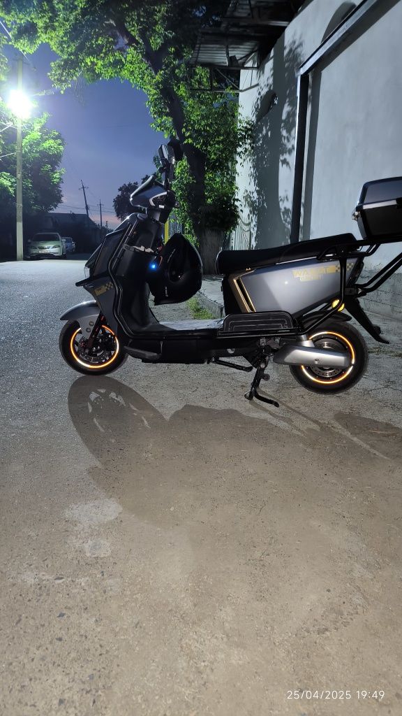 Skuter sotiladi *wasat sport*