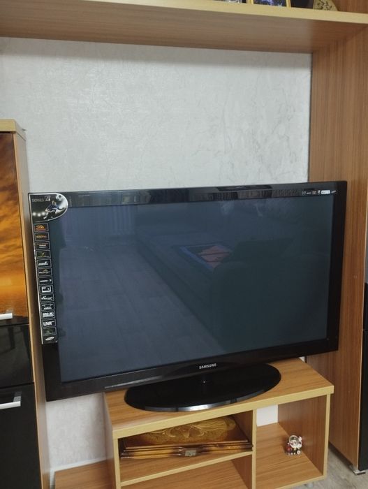 Продам большой телевизор SAMSUNG  130'