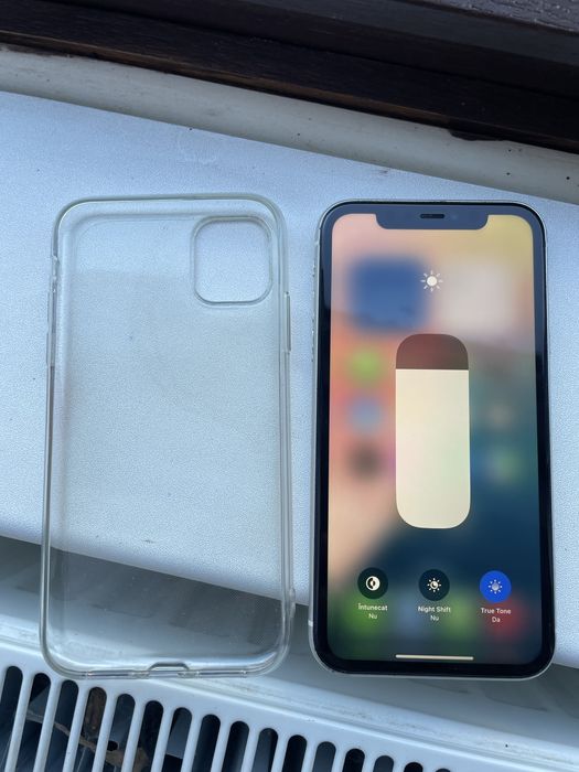 Iphone 11 white