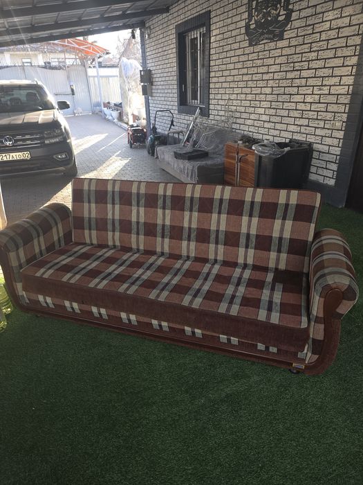 Отдам бесплатно диван