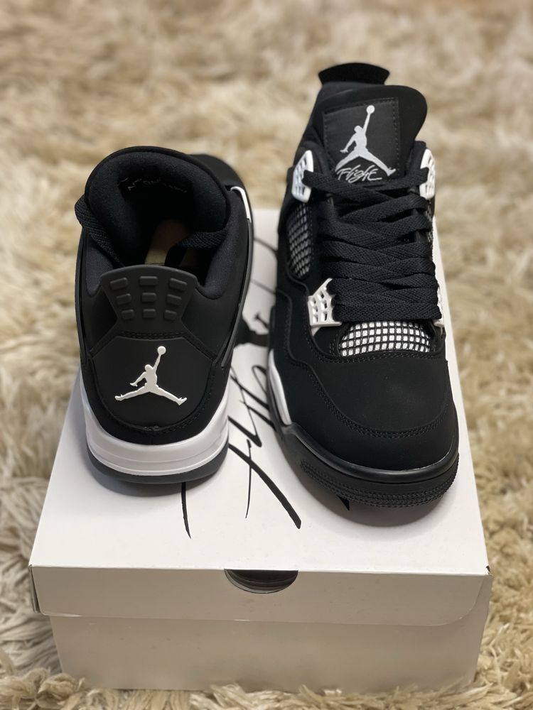 Air Jordan 4 Retro White Thunder Black/Yellow/Red