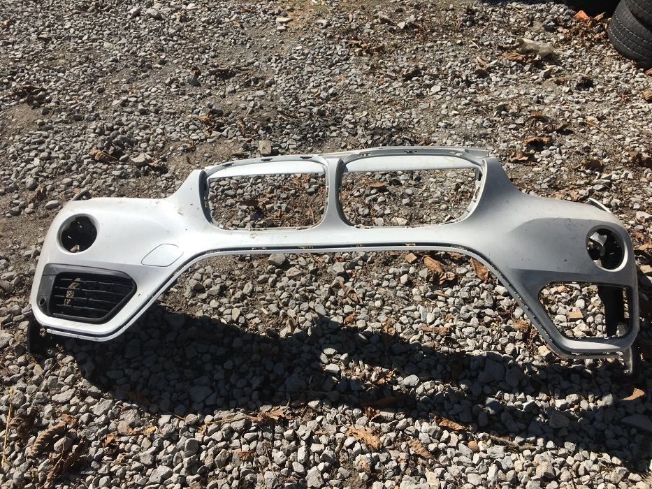 Оригинална Предна броня и Десен фар за Bmw X1. F48. 2015-