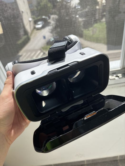 Vând ochelari VR shinecon ca noi