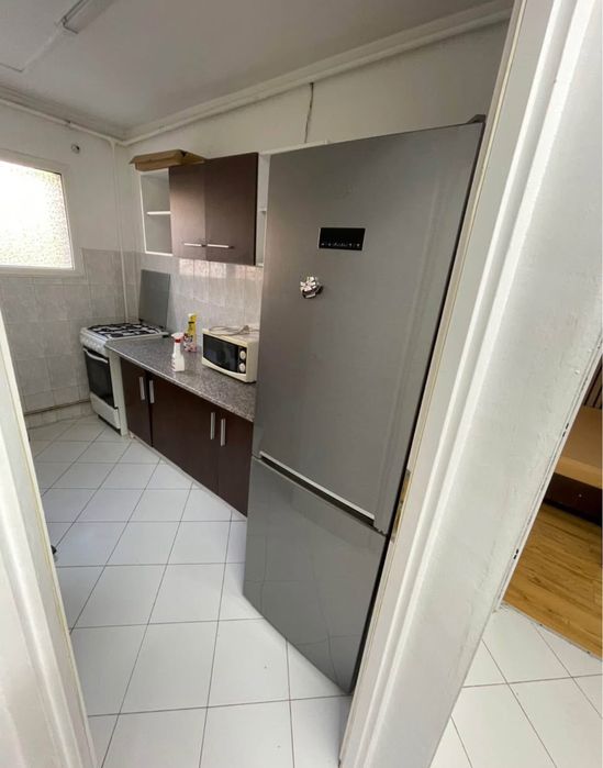 Inchiriez apartament 3 camere