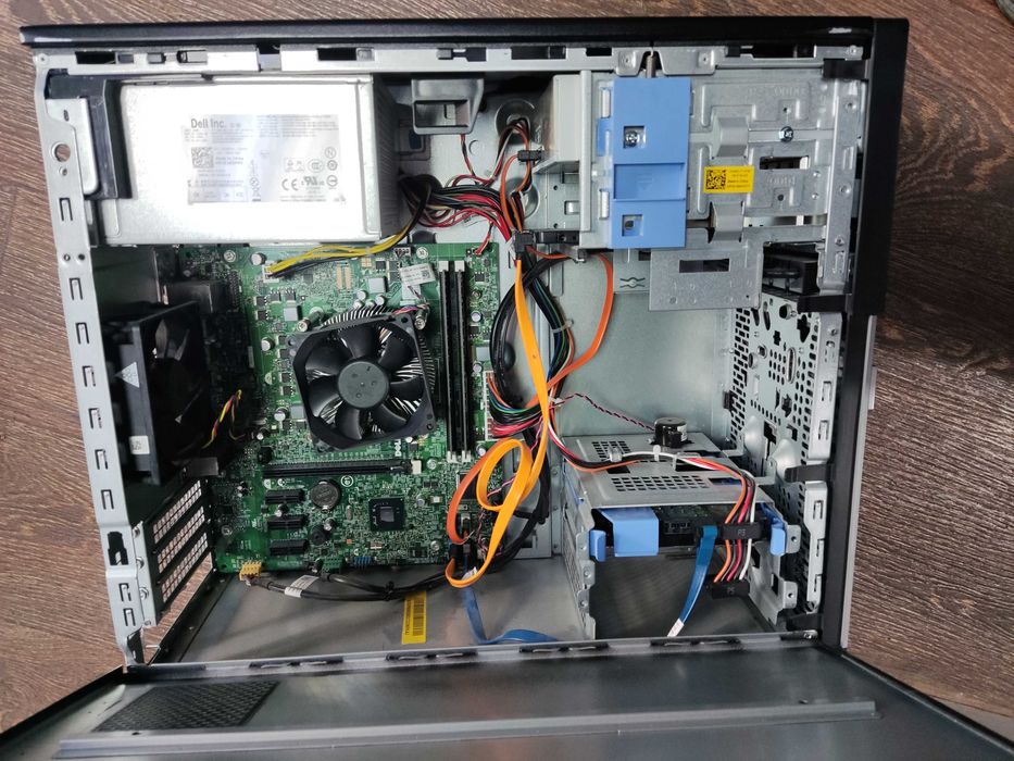 Настолен компютър DELL optiplex 3010 i5-3470 RAM 8GB HD 500GB SSD