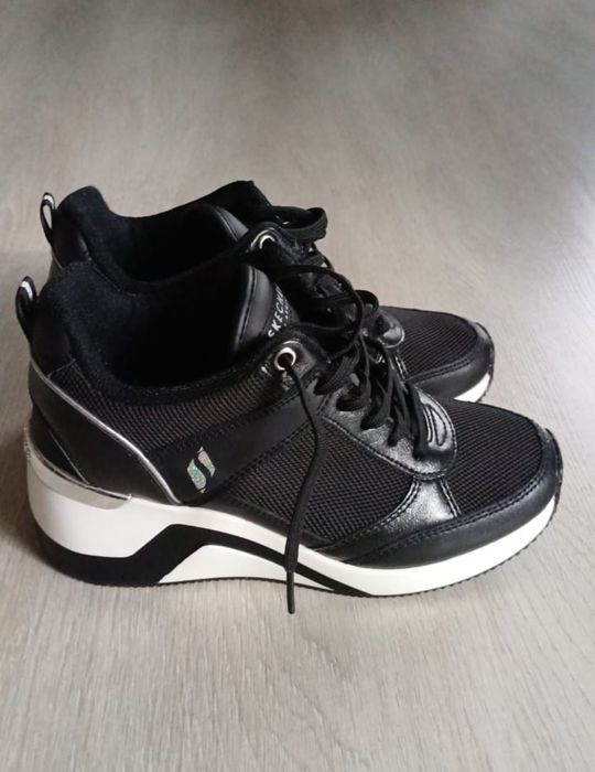 Женские кроссовки ,, Skechers MILLION - AIR  UP THERE"