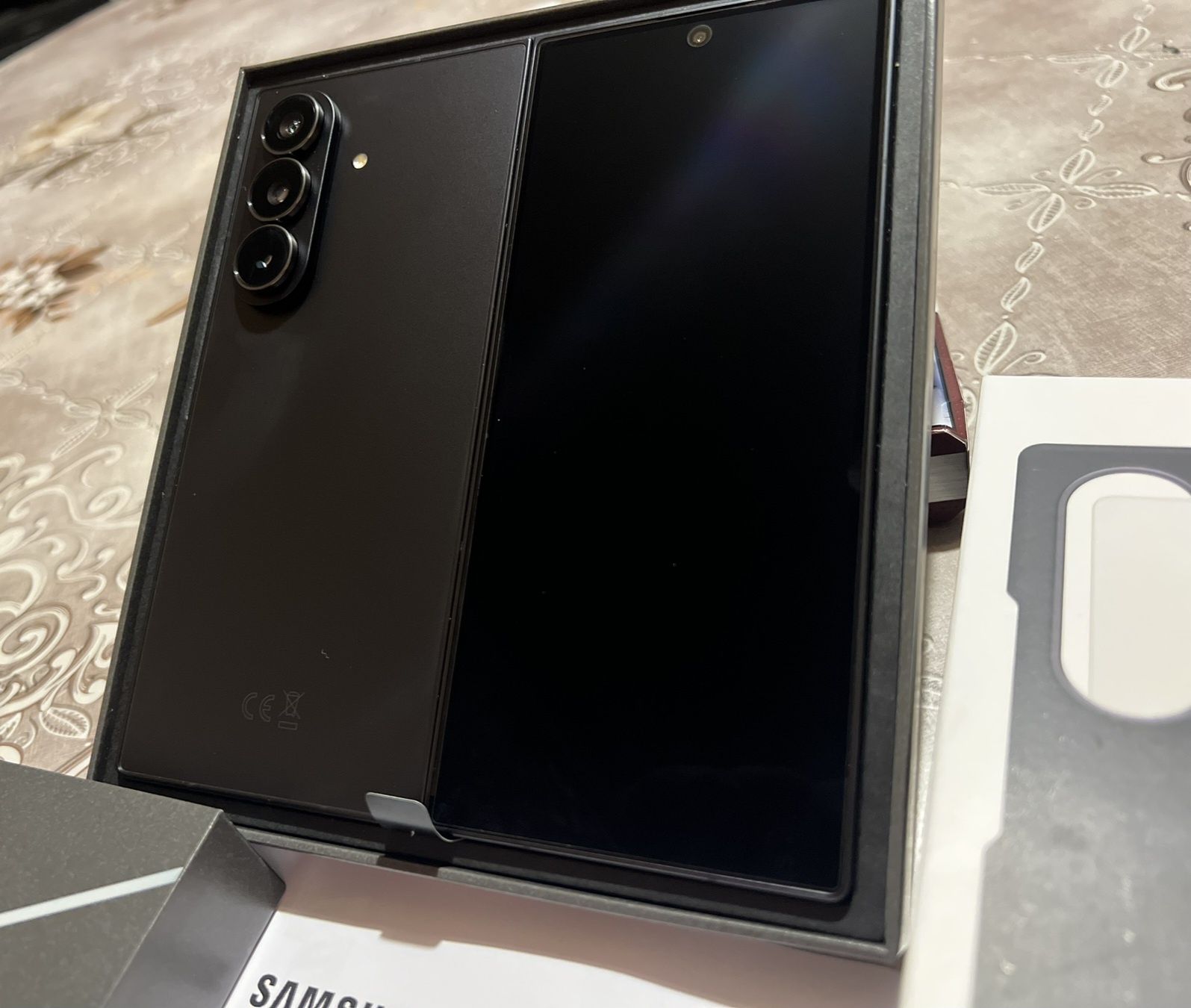 Samsung Galaxy Z Fold 7 JetBlack 512/12  Нов! Гаранция!